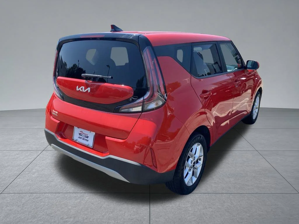 Used 2023 Red Kia LX image 14