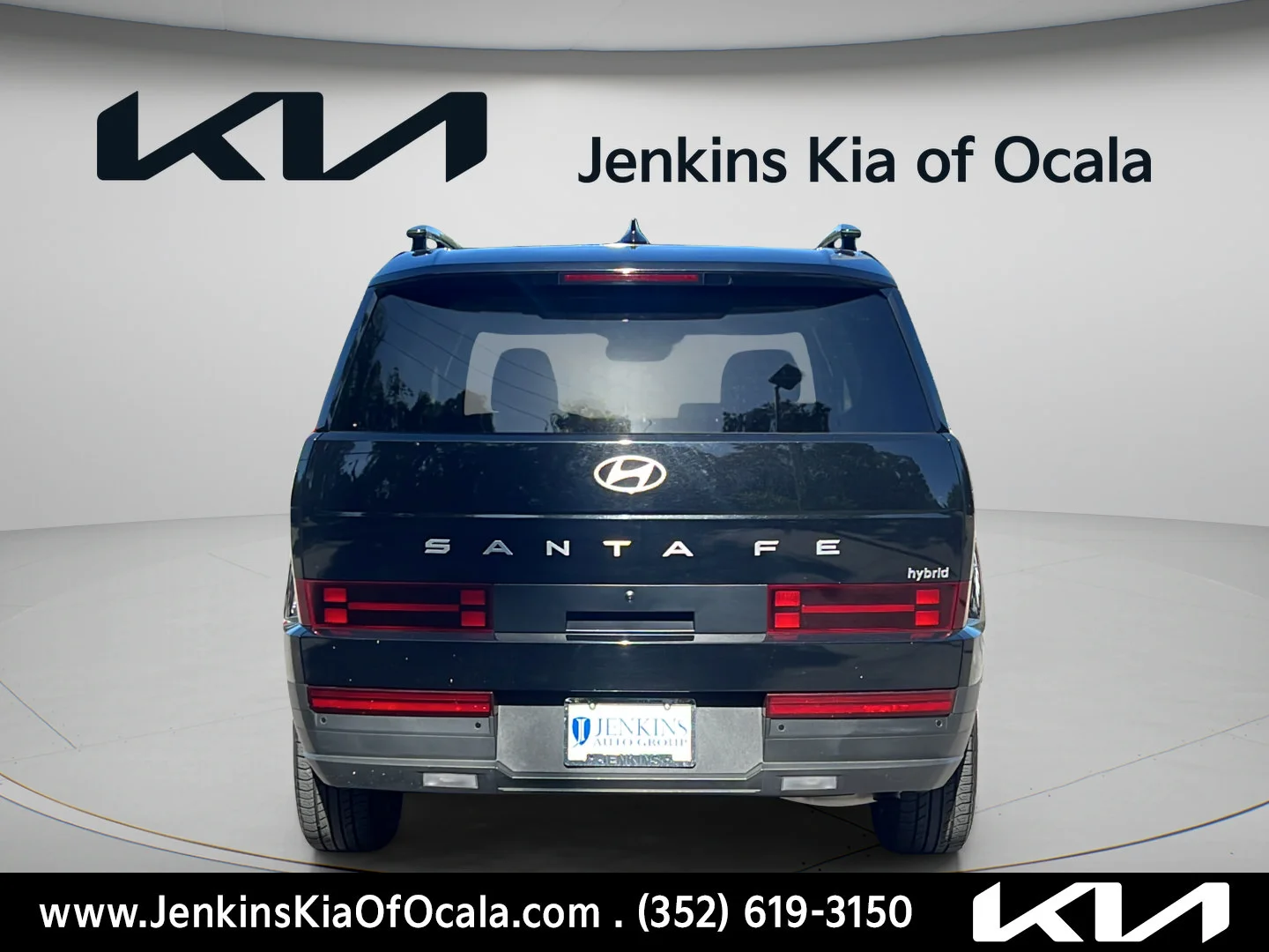 Used 2025 Phantom Black Hyundai SEL image 4