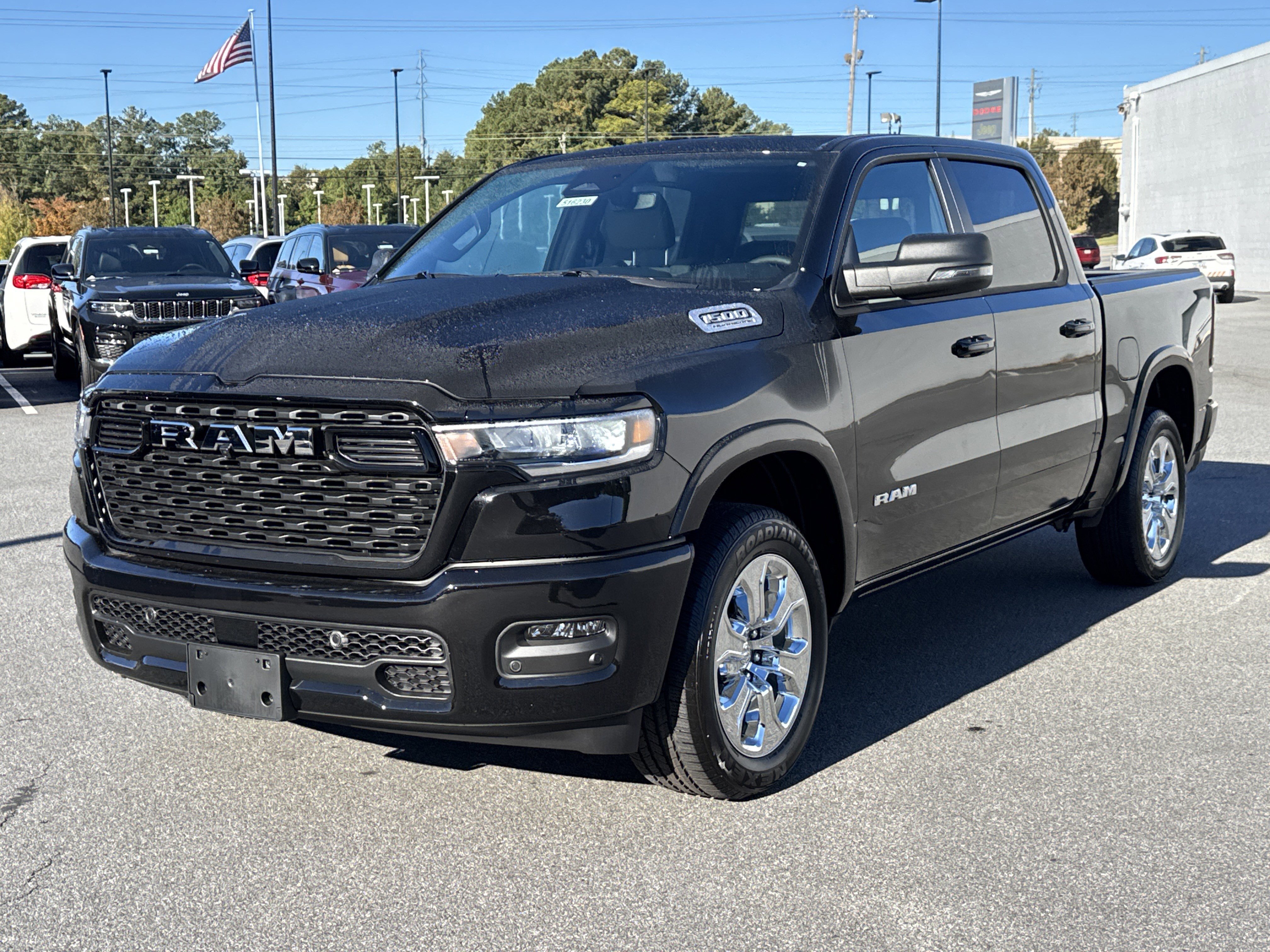 New 2026 Diamond Black Crystal Pearl-Coat Exterior Paint RAM Big Horn/Lone Star image 3