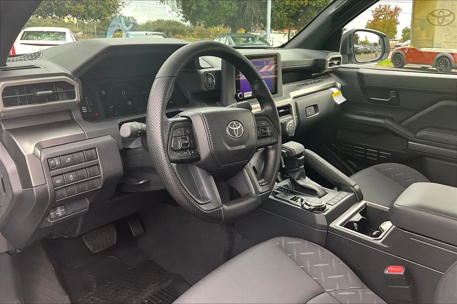 2025 Toyota Tacoma SR5 - Photo 8