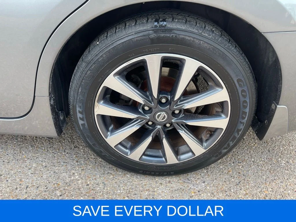 Used 2016 Gray Nissan 2.5 SV image 23