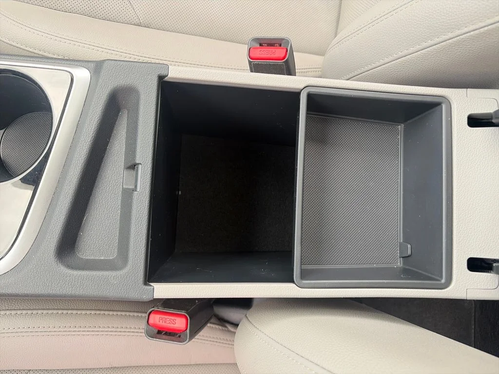 Used 2019 White Hyundai Limited image 27