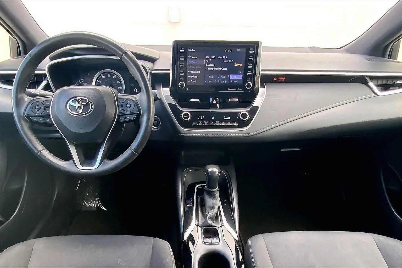 Used 2019 Sil/silver Toyota SE image 10