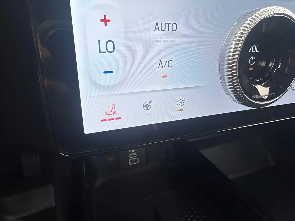 Used 2025 Beige Ford Select image 13