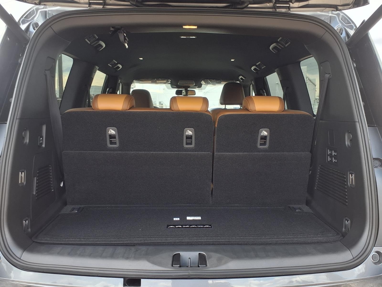 2026 Nissan Armada photo 10 of 25