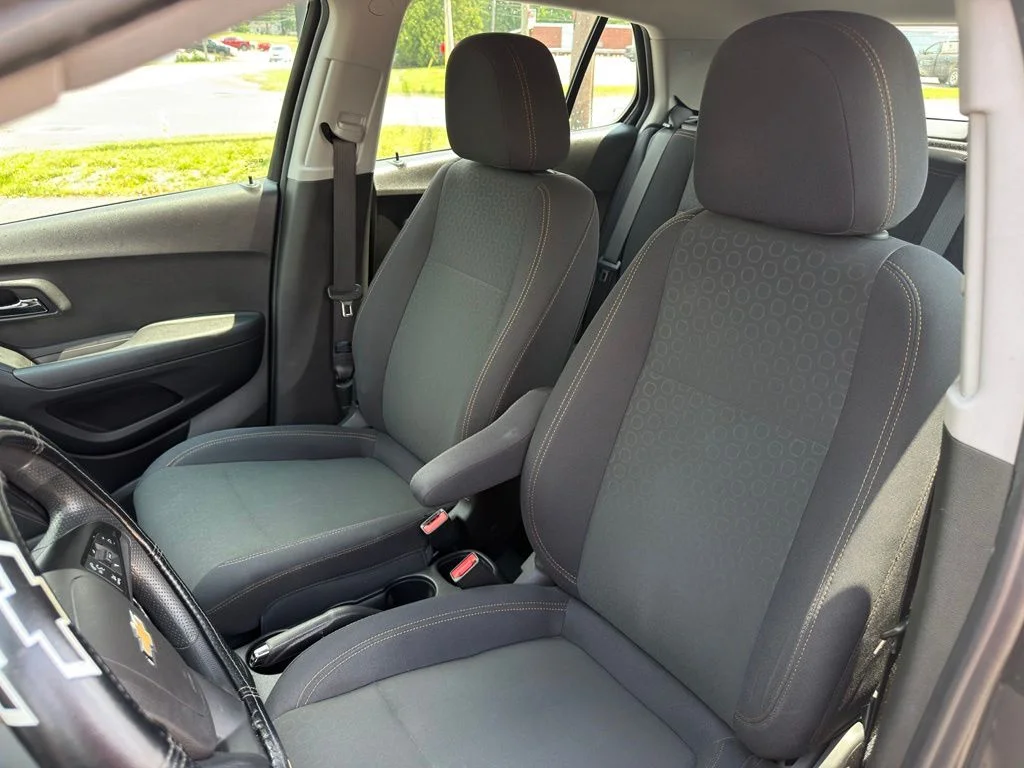 Used 2019 Gray Chevrolet LS image 23