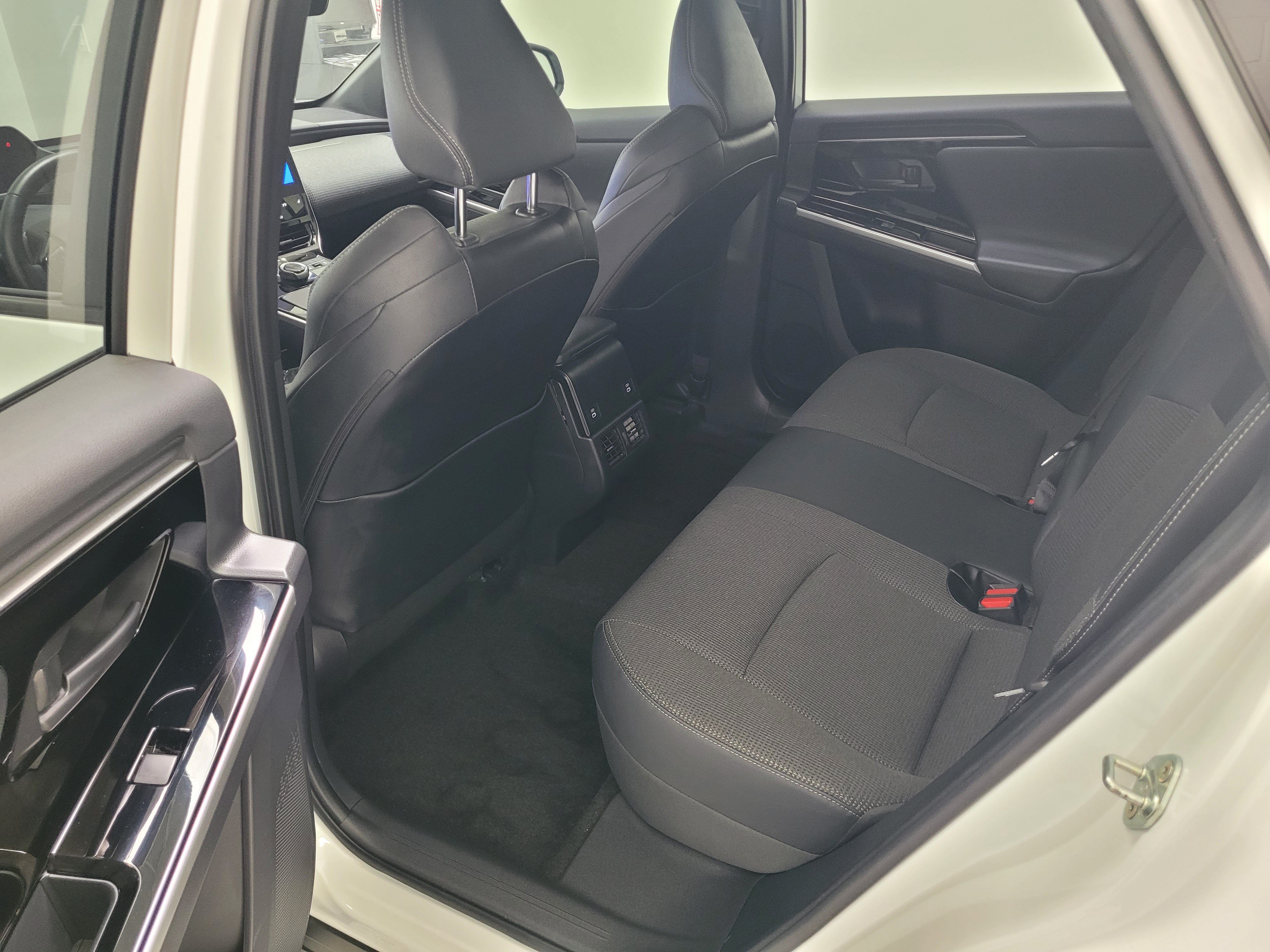 Certified Used 2024 White Toyota  image 11
