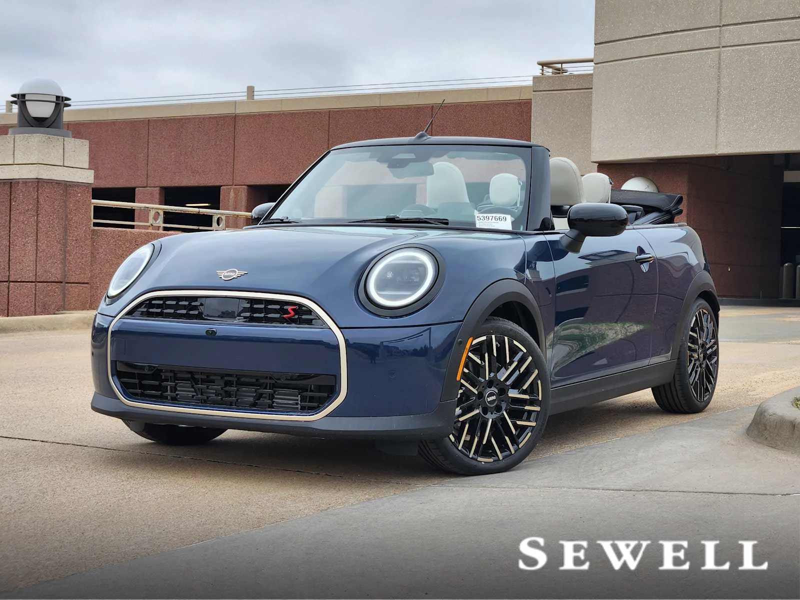 2026 MINI Convertible Cooper S's photo