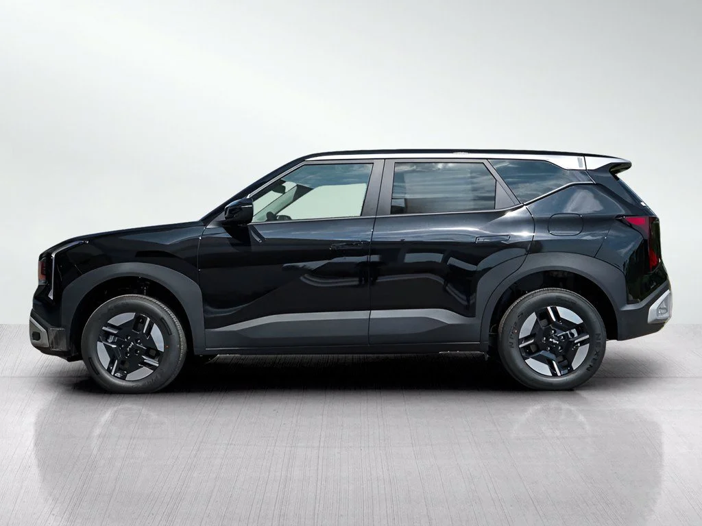 New 2027 Aurora Black Pearl Kia LX AWD image 4