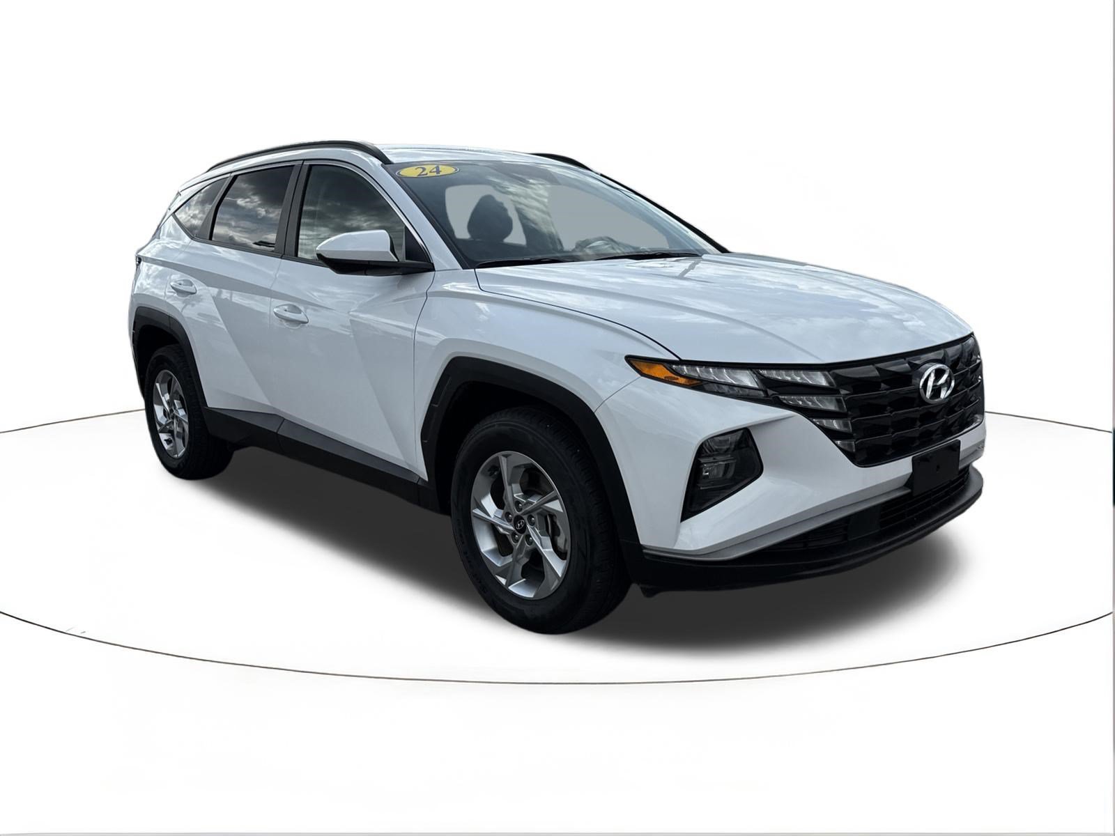 Certified Used 2024 White Pearl Hyundai SEL image 1