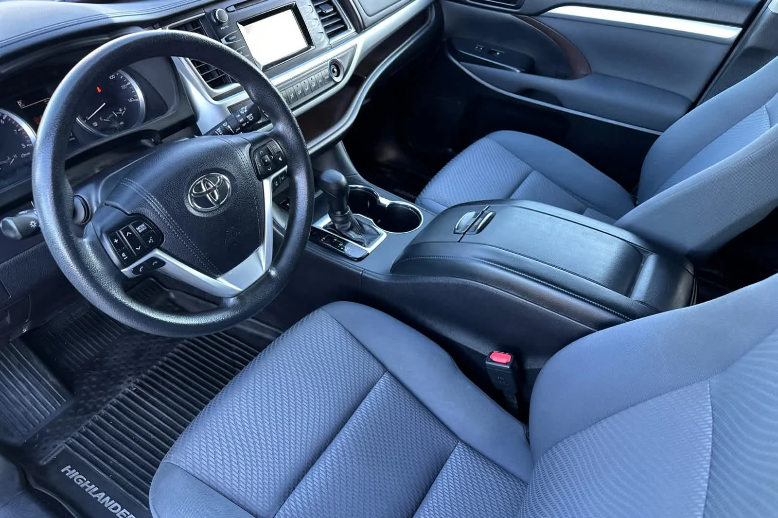 Used 2017 Ooh La La Rouge Mica Toyota LE image 11