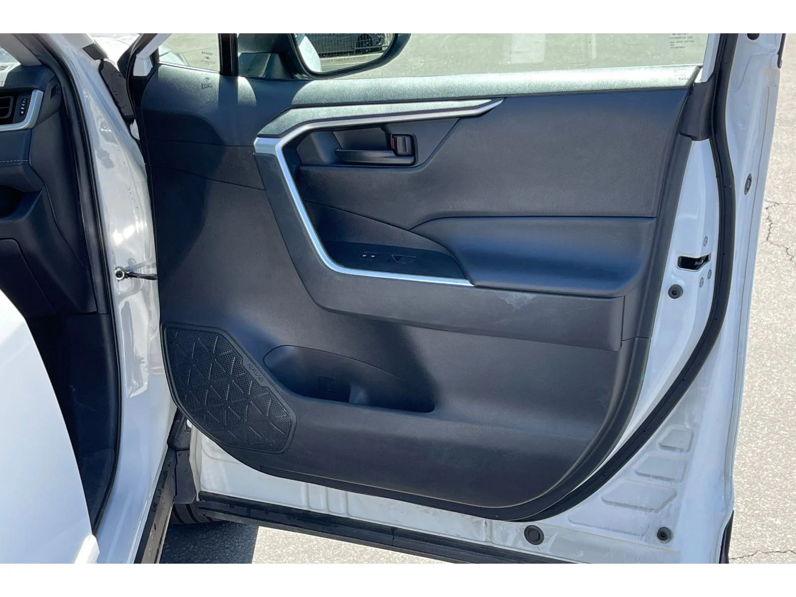 Used 2023 Ice Cap Toyota Hybrid LE image 21