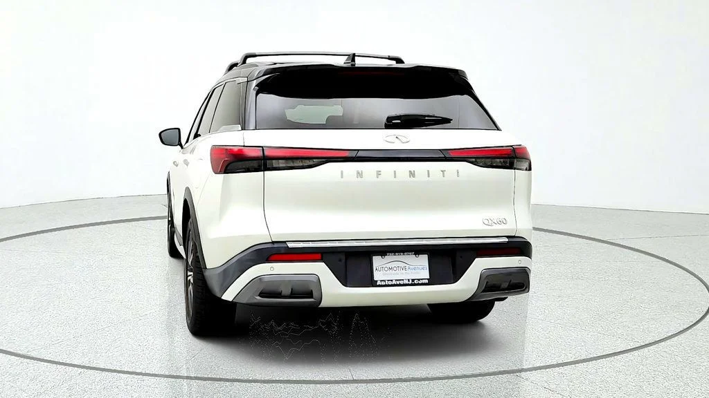 Used 2023 Majestic White/Black Obsidian INFINITI AUTOGRAPH FWD image 6