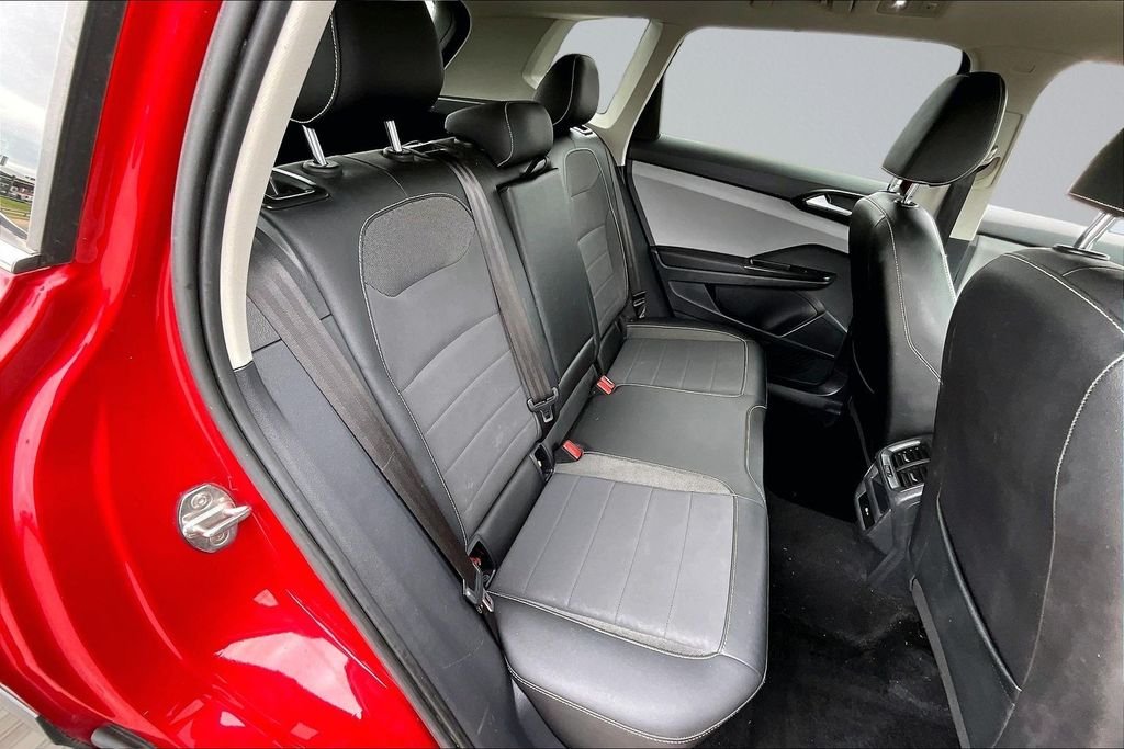 Used 2023 Red Volkswagen 1.5T SE image 24
