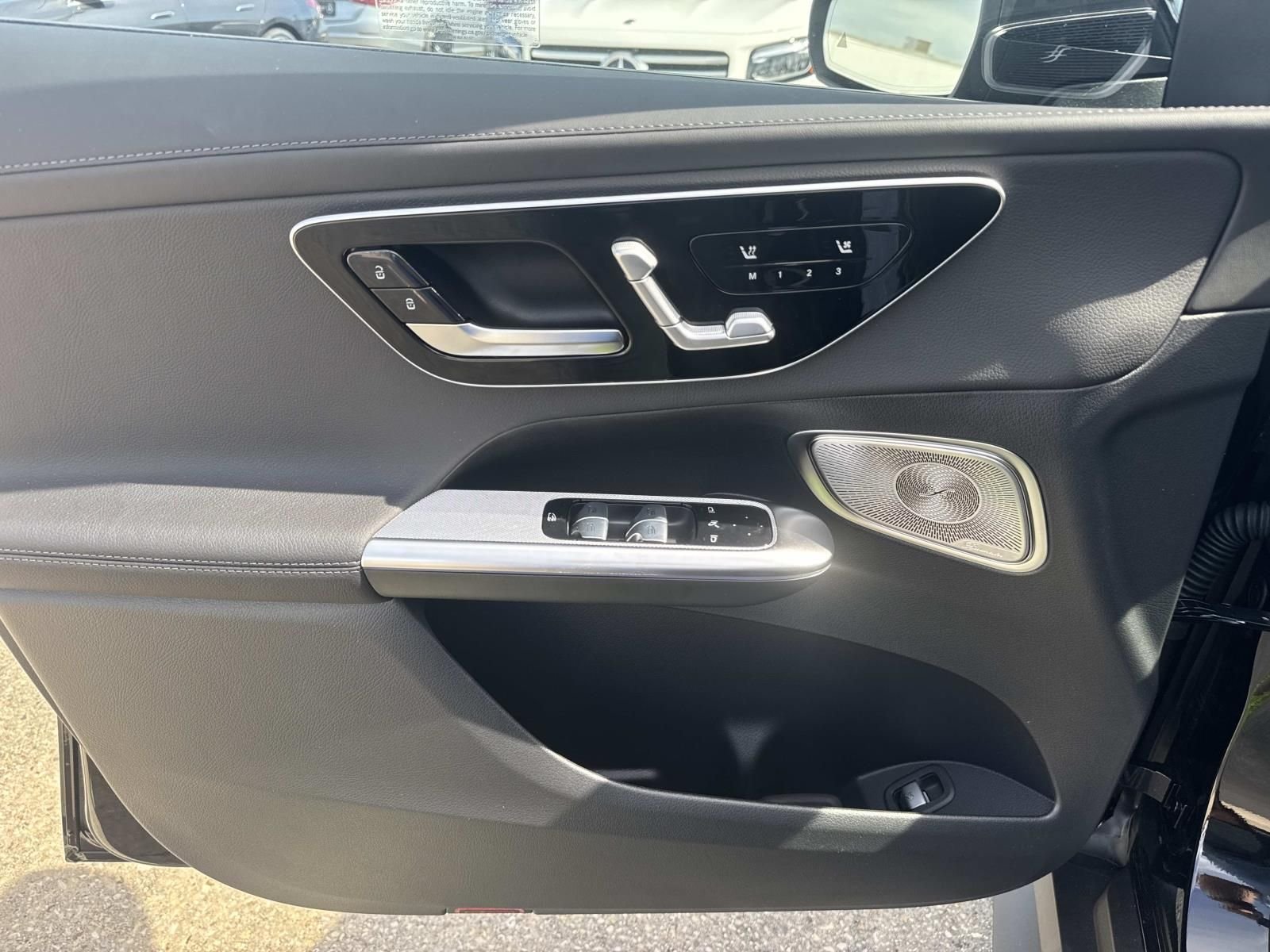 New 2027 Black Mercedes-Benz GLC 300 image 13