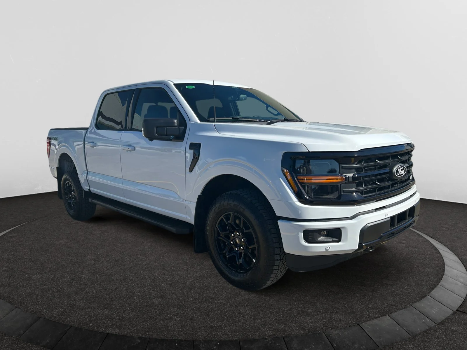 New 2026 Oxford White Ford XLT image 7