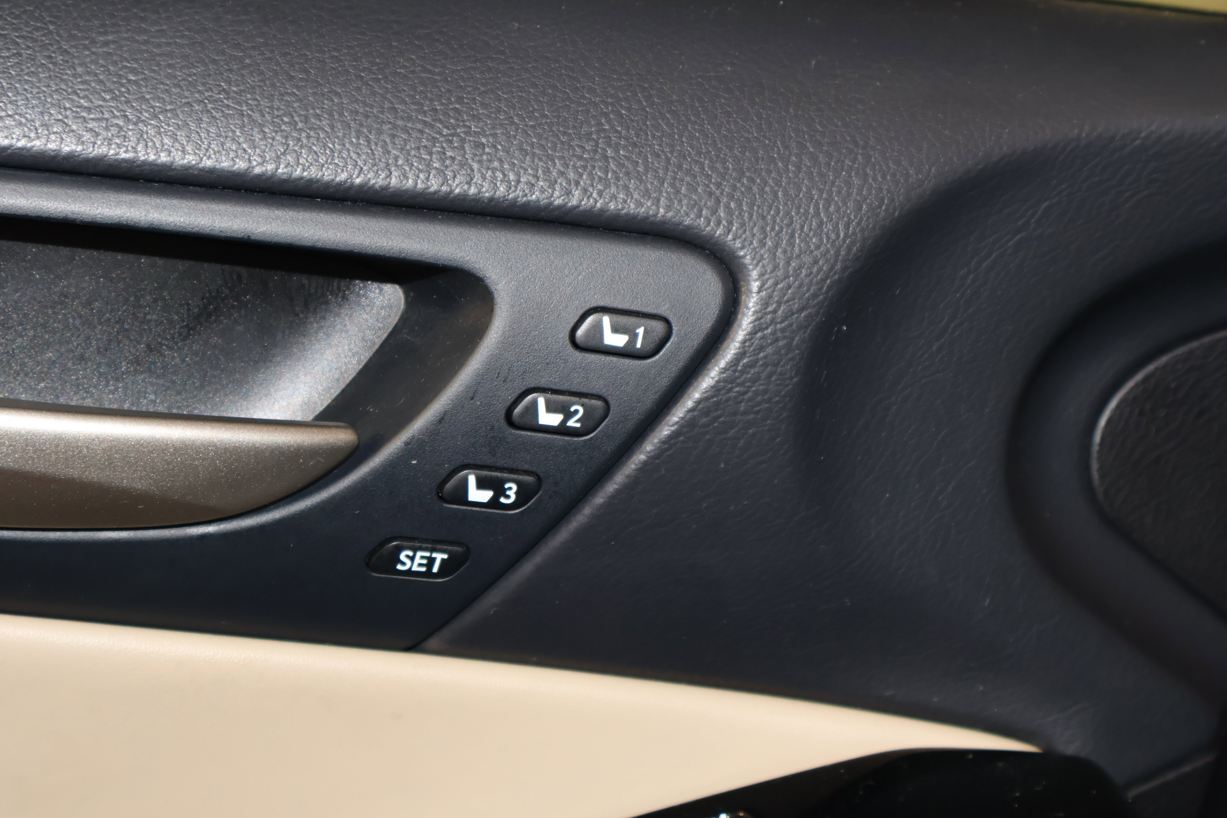 2019 Lexus IS 300 - Photo 36