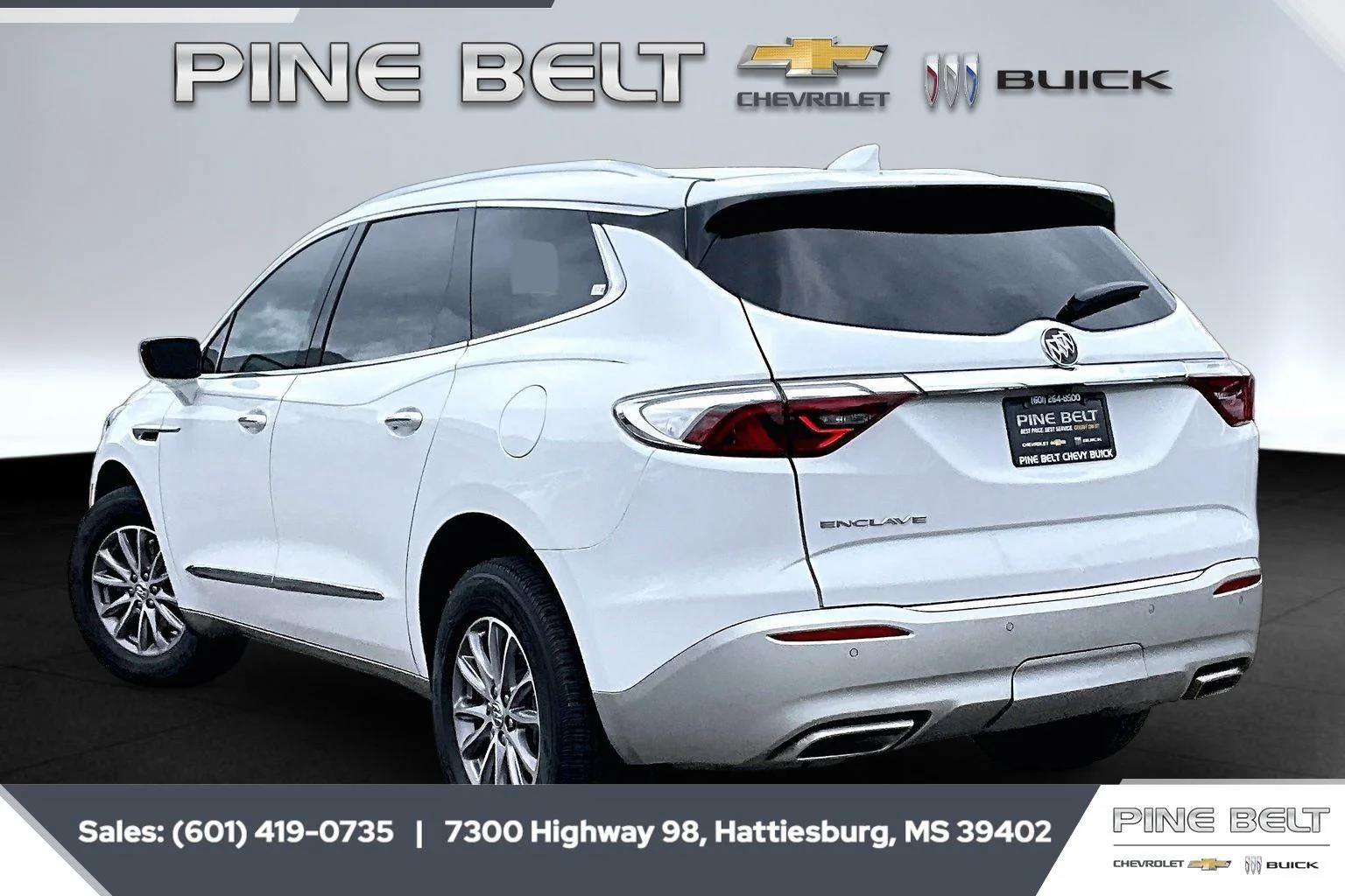 Used 2023 Summit White Buick Essence image 2