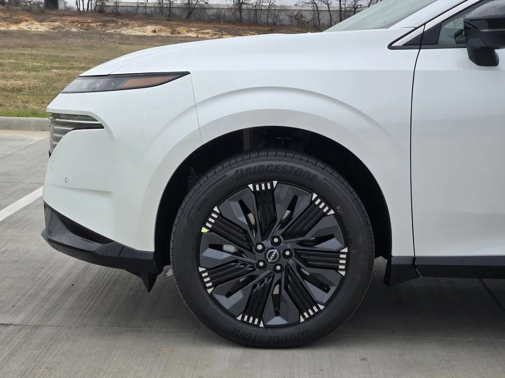 New 2026 Everest White Pearl TriCoat Nissan Platinum image 6