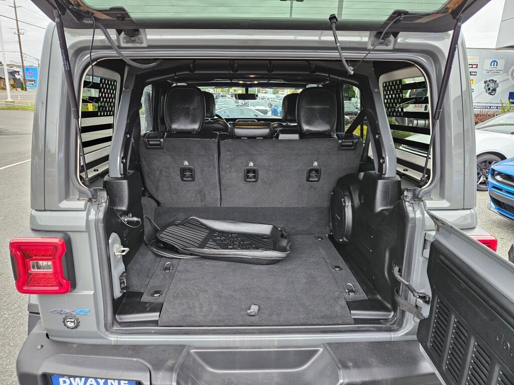 Used 2023 Gray Jeep Rubicon 4xe image 13