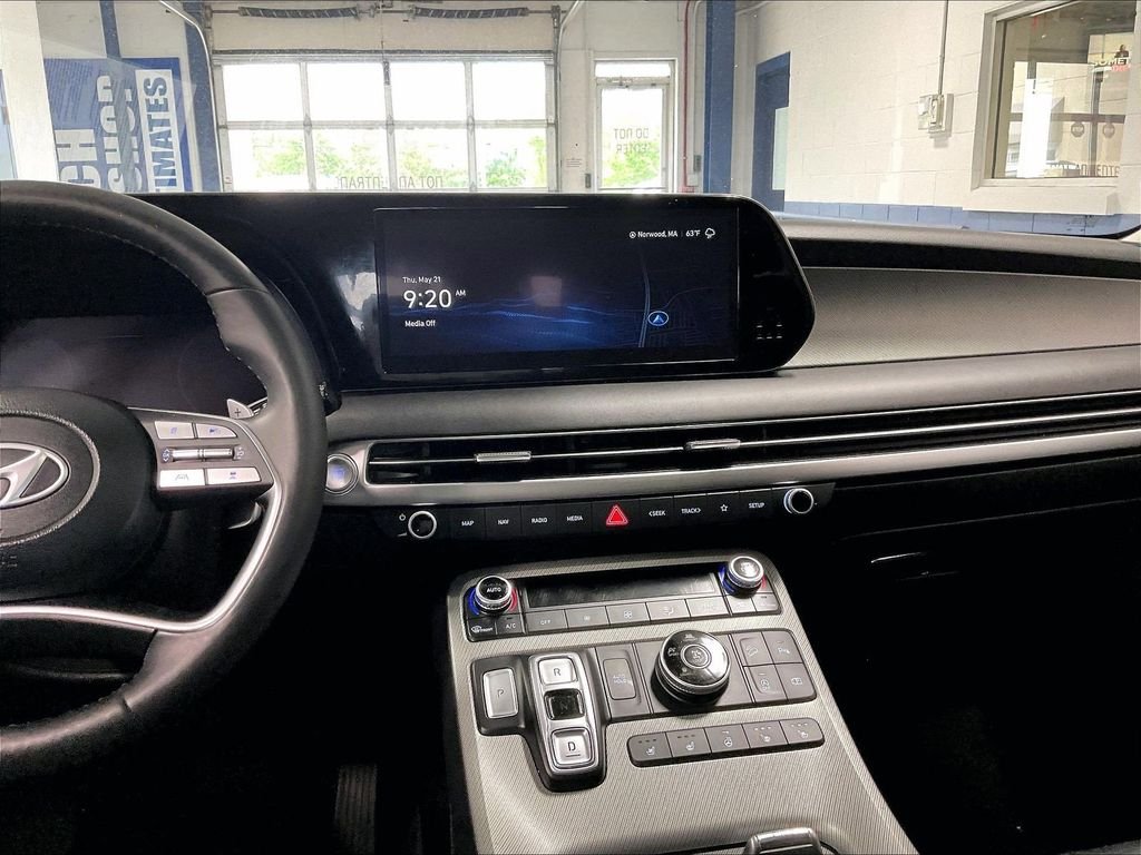 Used 2024 Black Hyundai SEL image 18