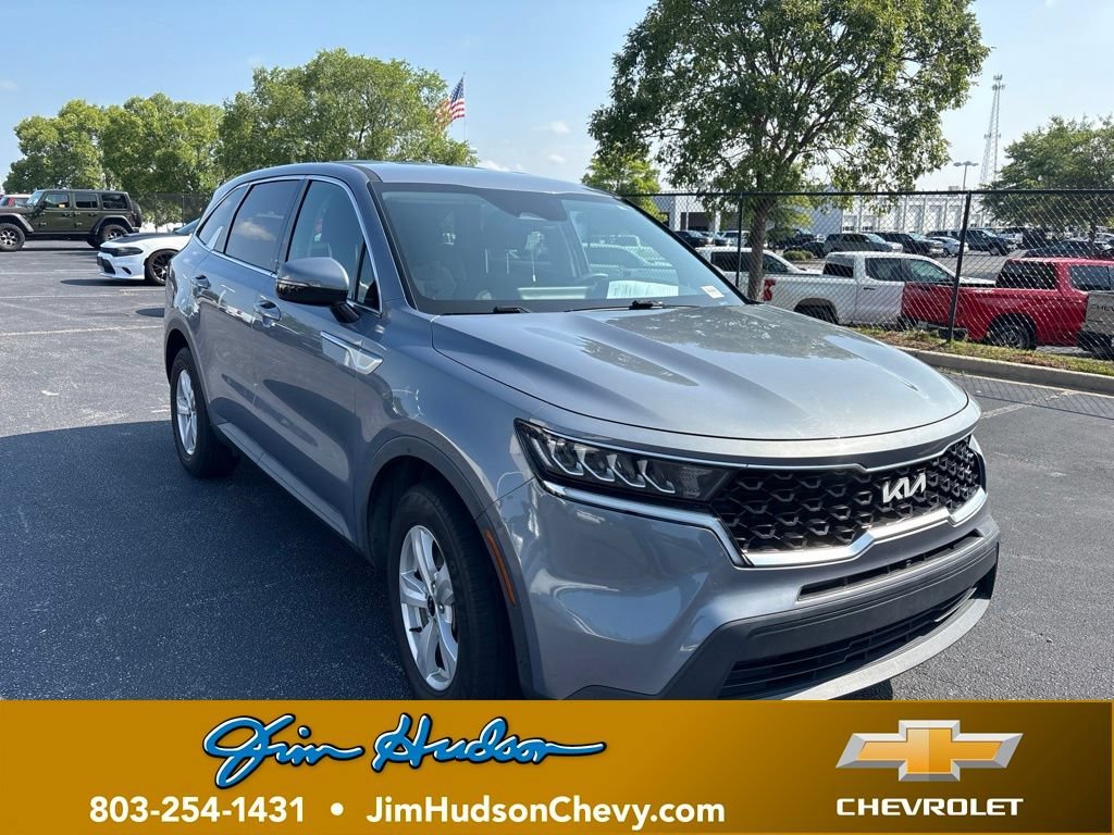 Used 2022 Everlasting Silver Kia LX image 1