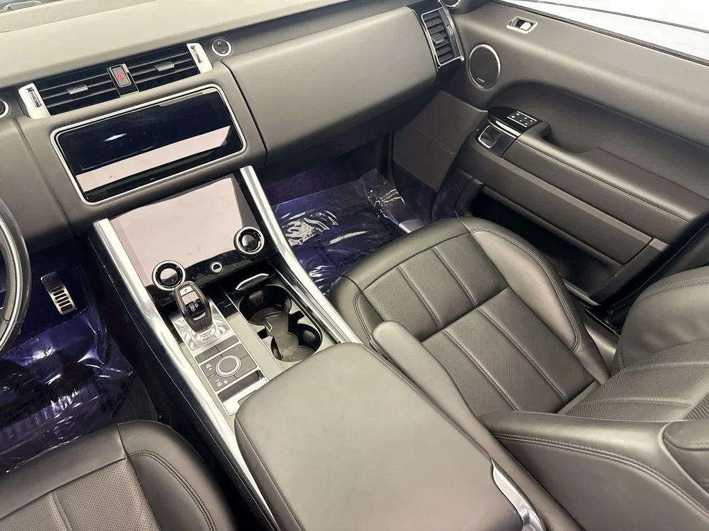 Certified Used 2022 White Land Rover HSE Silver Edition image 24