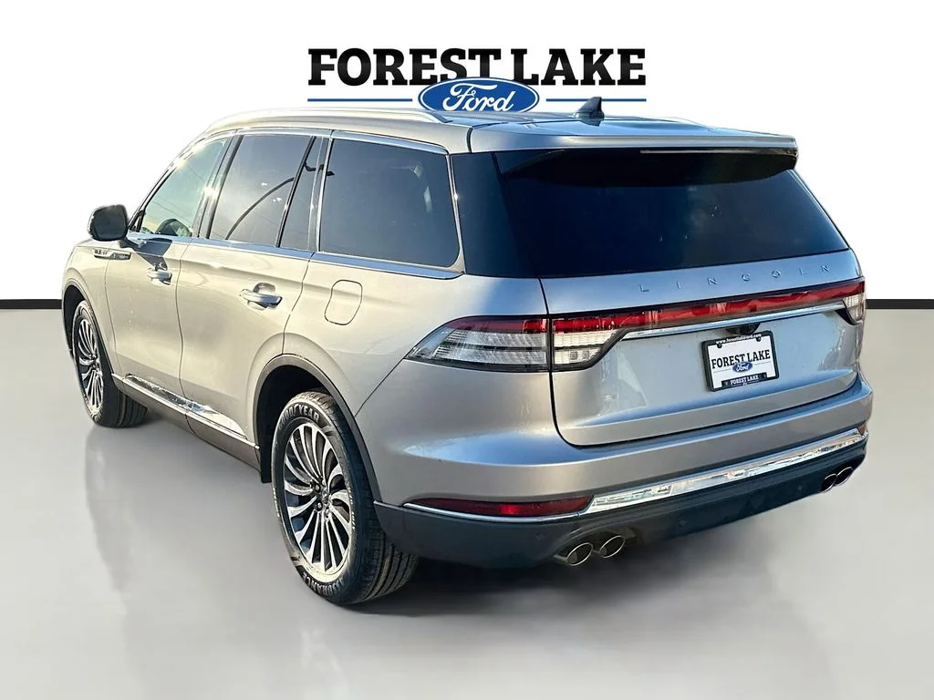 Used 2023 Silver Radiance Metallic Lincoln Standard image 5