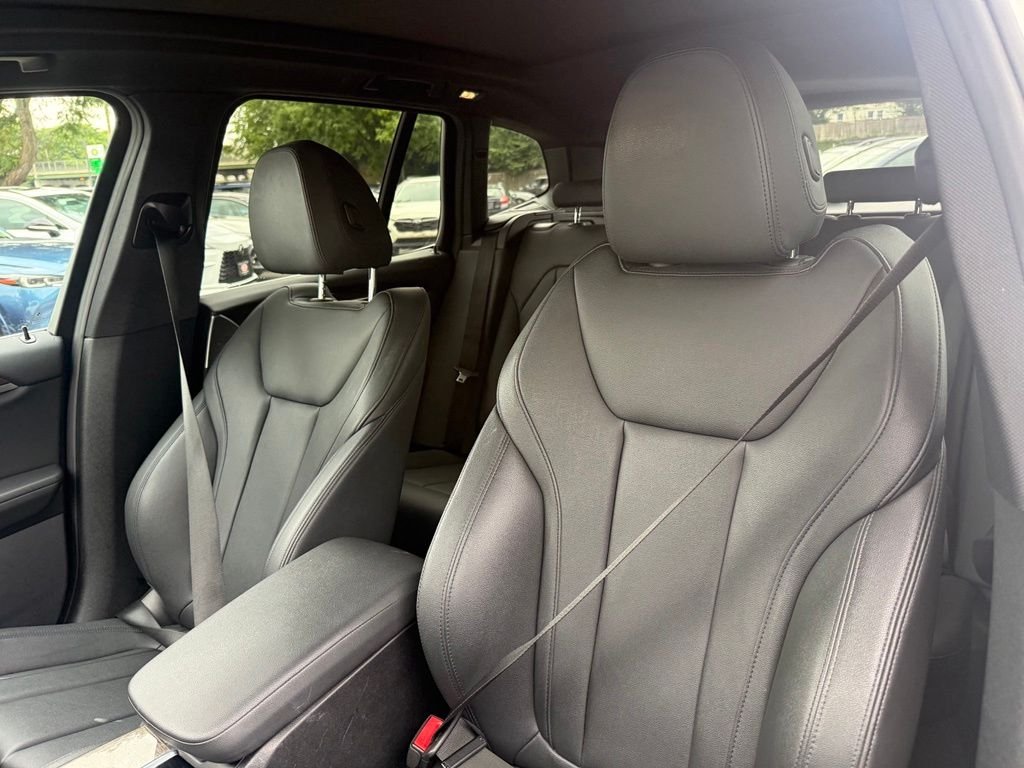 Used 2018 White BMW xDrive30i image 22
