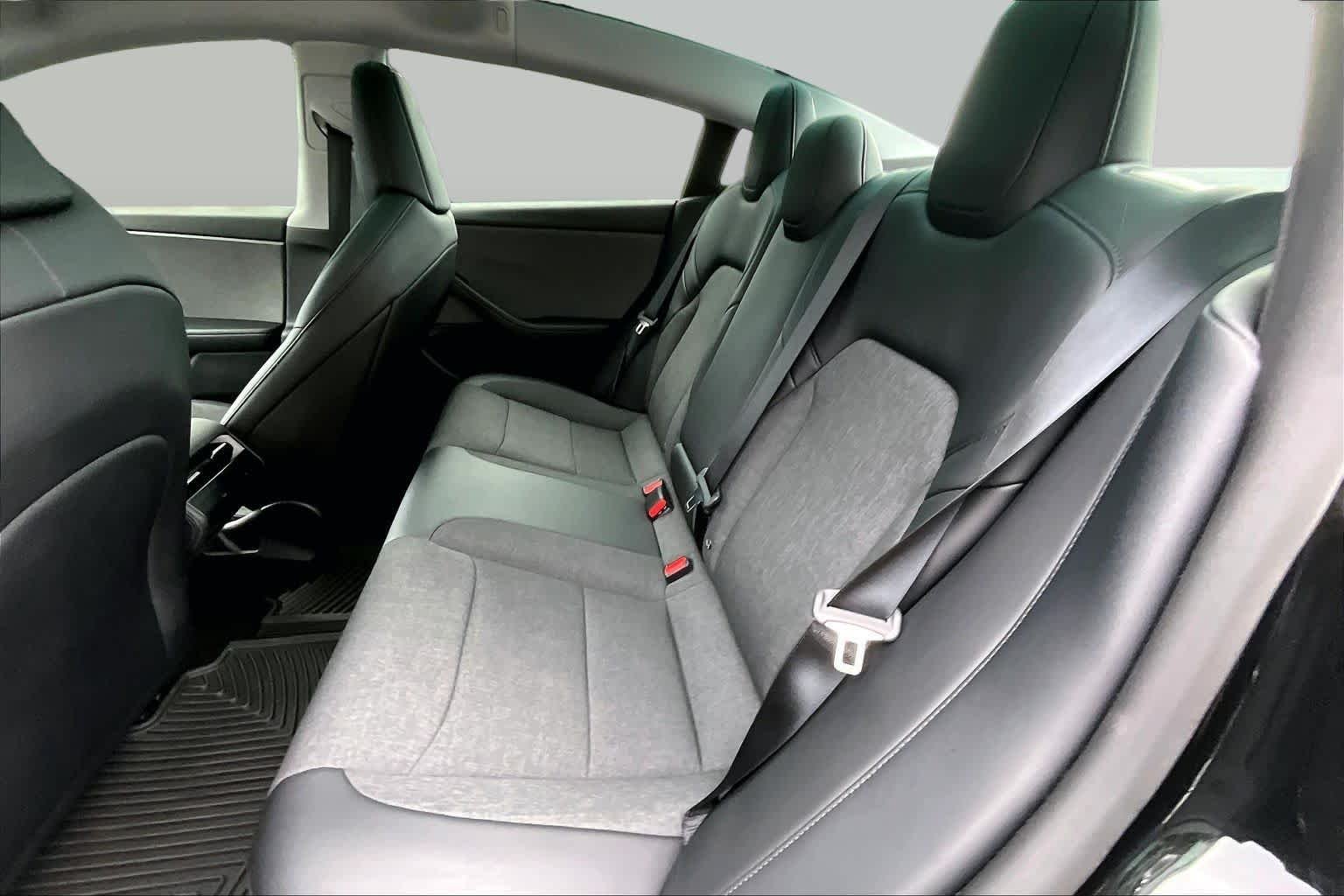 Used 2025  Tesla Long Range image 19