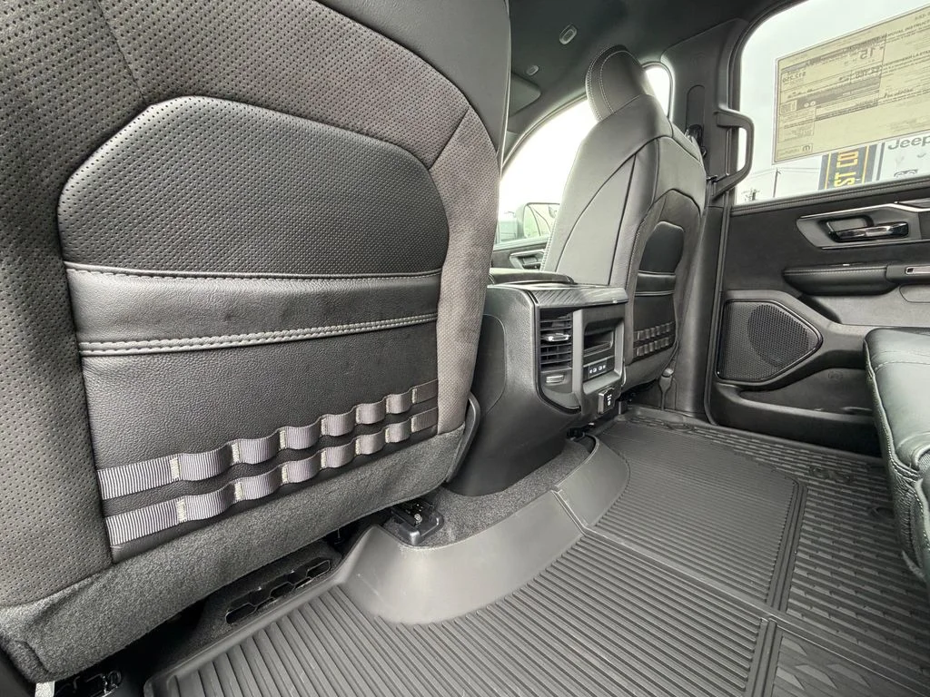 New 2026 Diamond Black Crystal Pearl-Coat Exterior Paint RAM RHO image 20