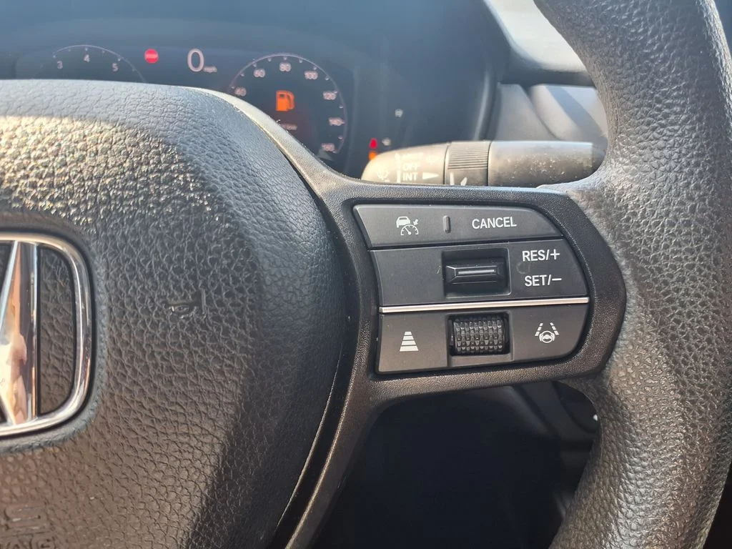 Used 2023 White Honda EX image 22