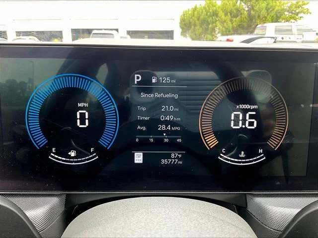 Used 2025 Gray Hyundai SEL image 7