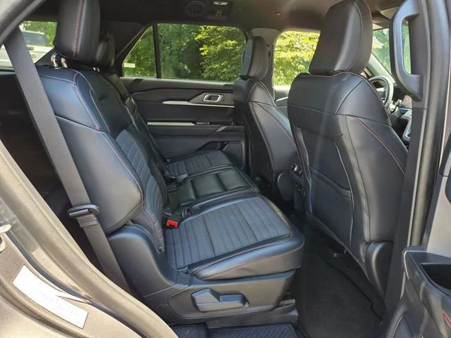 Used 2025 Gray Ford ST-Line image 19