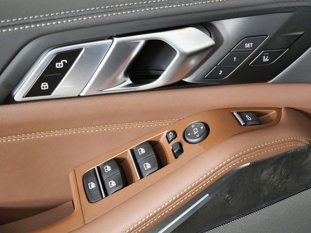Used 2026 Skyscraper Grey Metallic BMW xDrive40i image 38