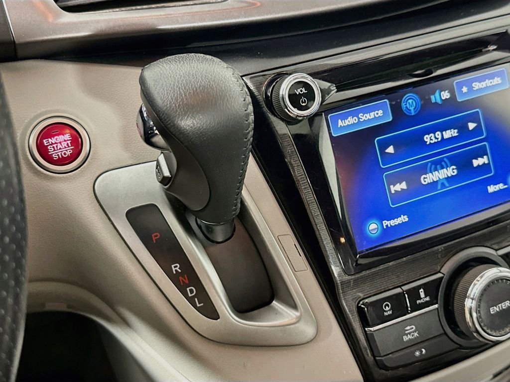Used 2014 Obsidian Blue Pearl Honda Touring image 18