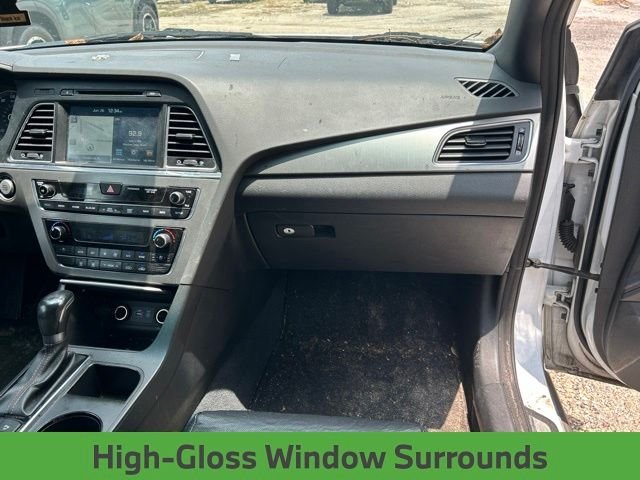 Used 2015 White Hyundai Sport 2.0T image 14