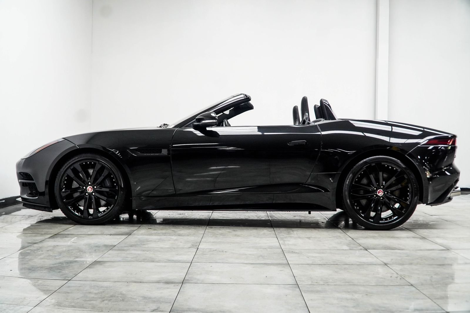 Used 2019 Black Jaguar R image 11