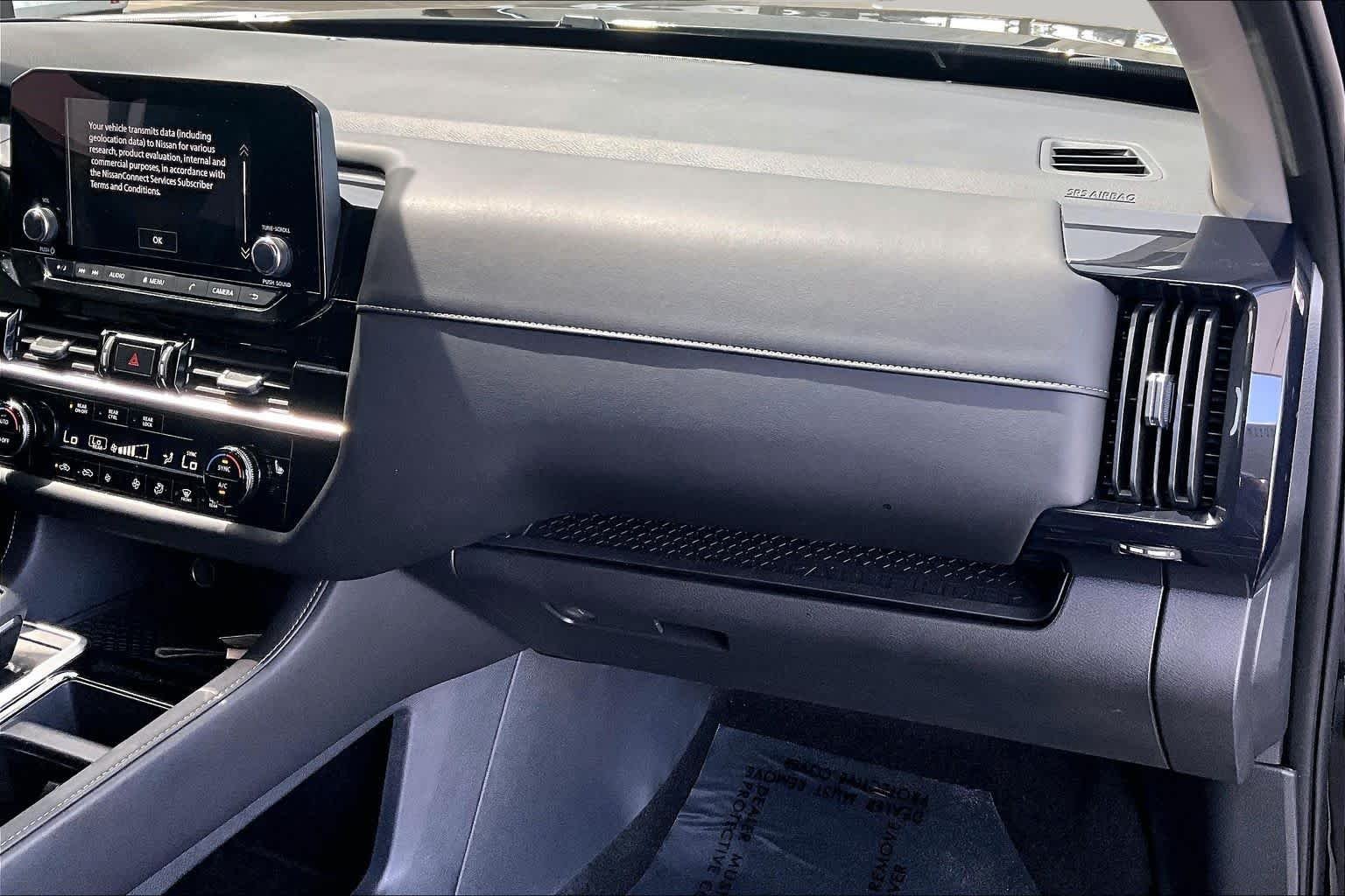 Used 2025 Super Black Nissan SV image 18
