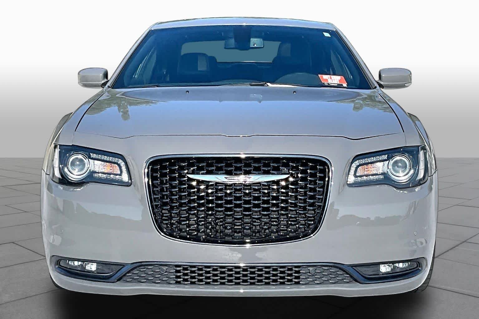 Used 2019 Ceramic Grey Clearcoat Chrysler 300S image 3