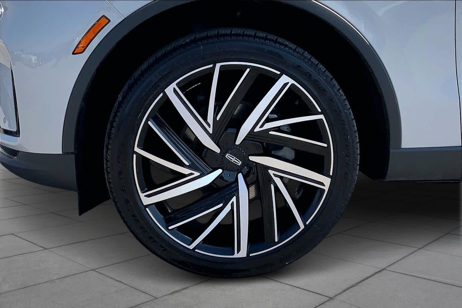 Used 2025 Ceramic Pearl Metallic Tri-Coat Lincoln Reserve image 17