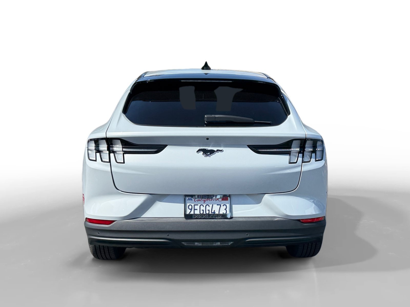 Used 2023 White Metallic Ford Select image 4