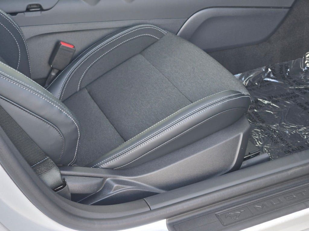 2026 Ford Mustang EcoBoost Fastback - Photo 7