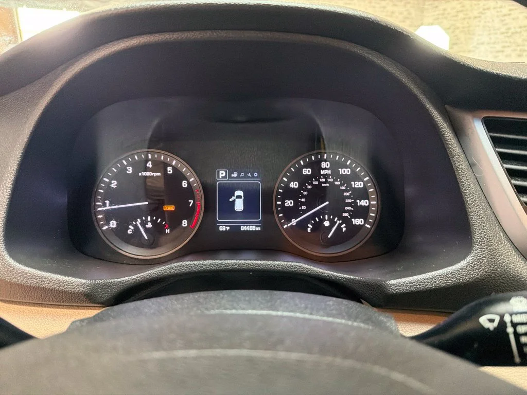 Used 2017 Ruby Wine Hyundai SE image 21