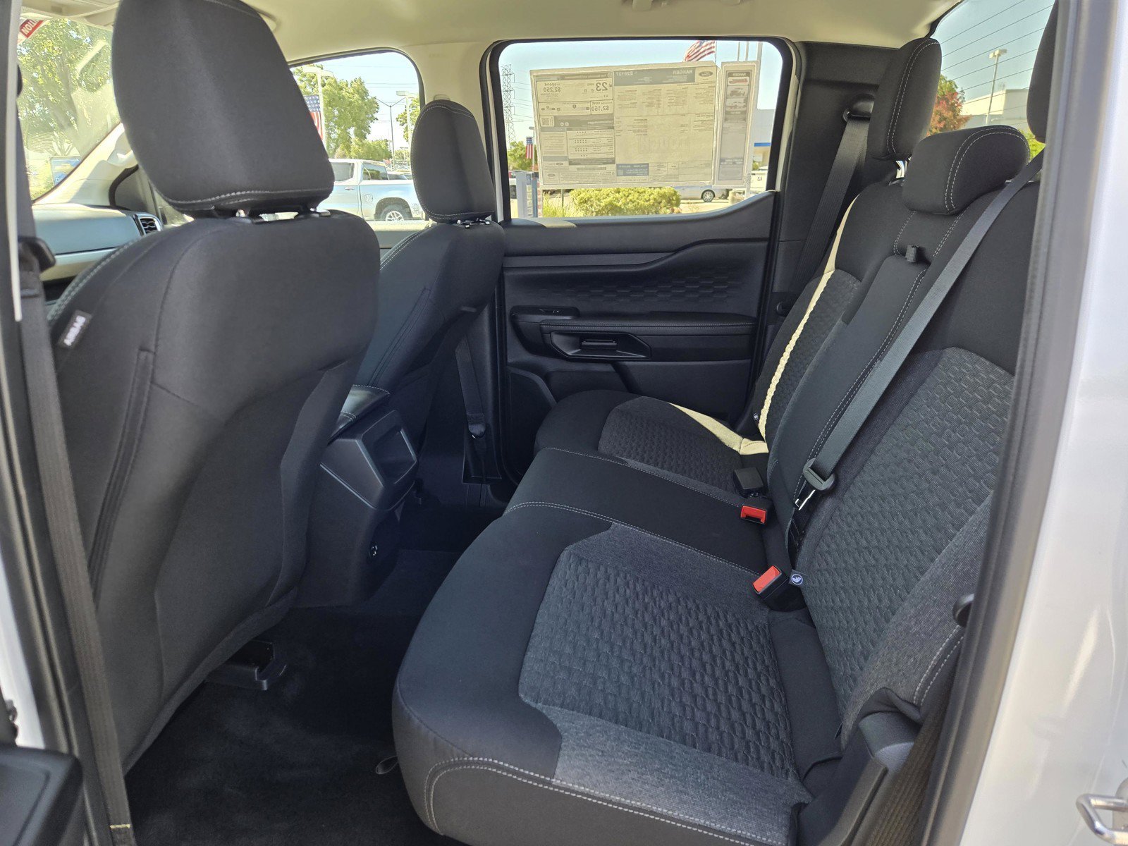 New 2026 Oxford White Ford XLT image 7