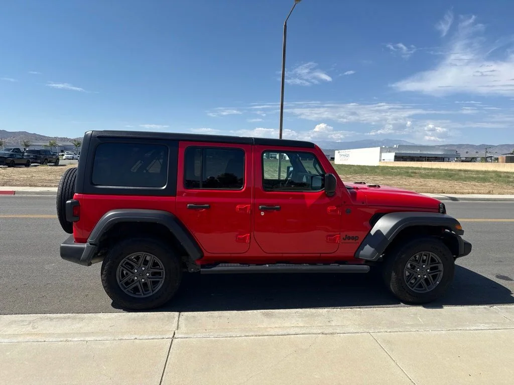 Used 2025 Red Jeep Sport S image 9