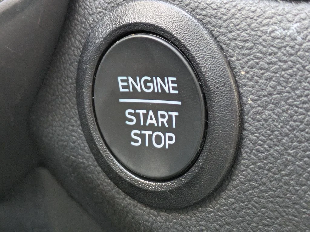 Used 2025 Oxford White Ford Active image 27