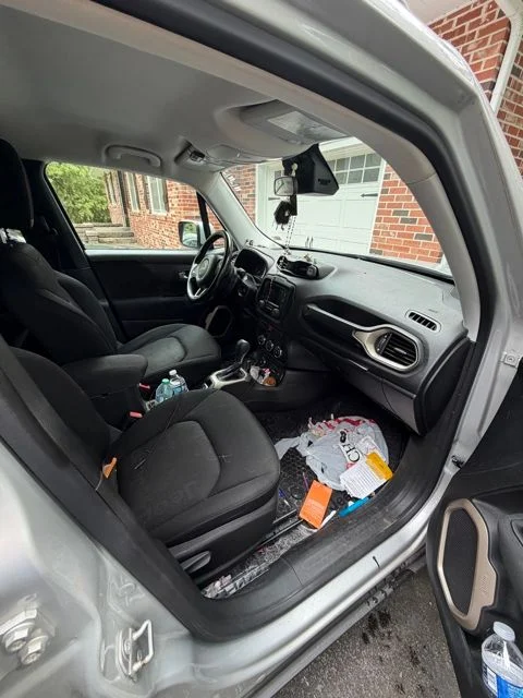 Used 2017 Silver Jeep Latitude image 8