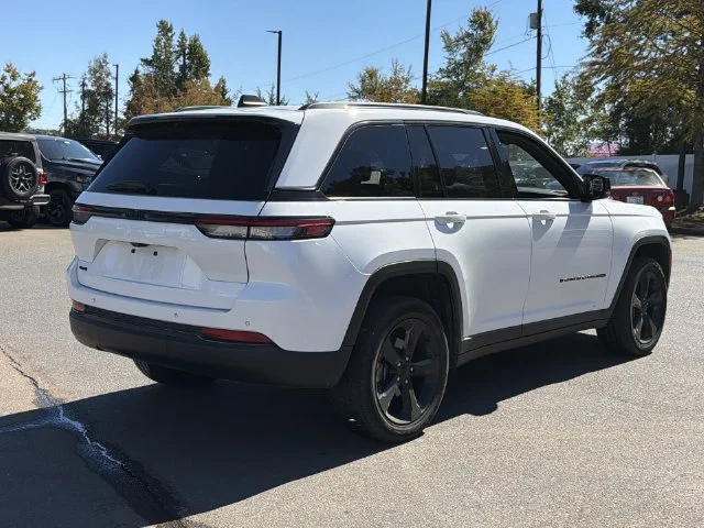 Used 2023 White Jeep Altitude X image 12