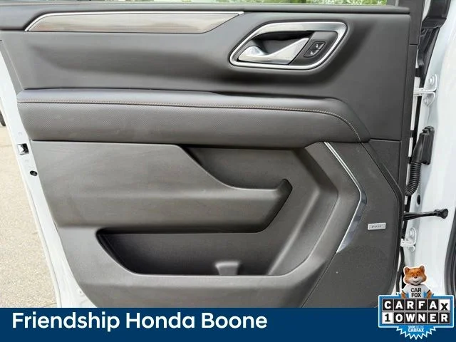 Used 2022 White GMC AT4 image 37